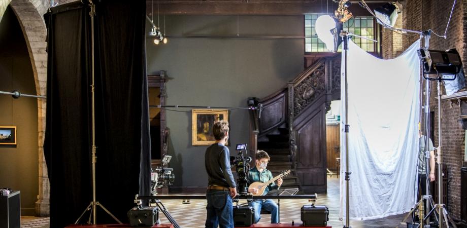 Justin Glaie in de Grote Zaal van het Vleeshuis